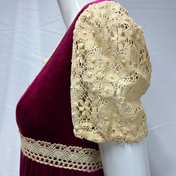 Women's Vintage Lisa Jo Crimson Red Velvet Cream Crochet Lace 70’s Long Dress S - Picture 3 of 13
